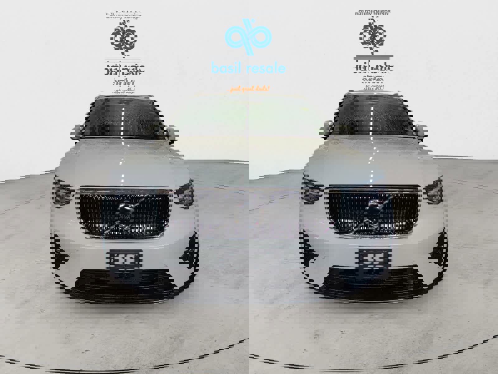 Used 2025 Volvo XC40 B5 Plus image 7