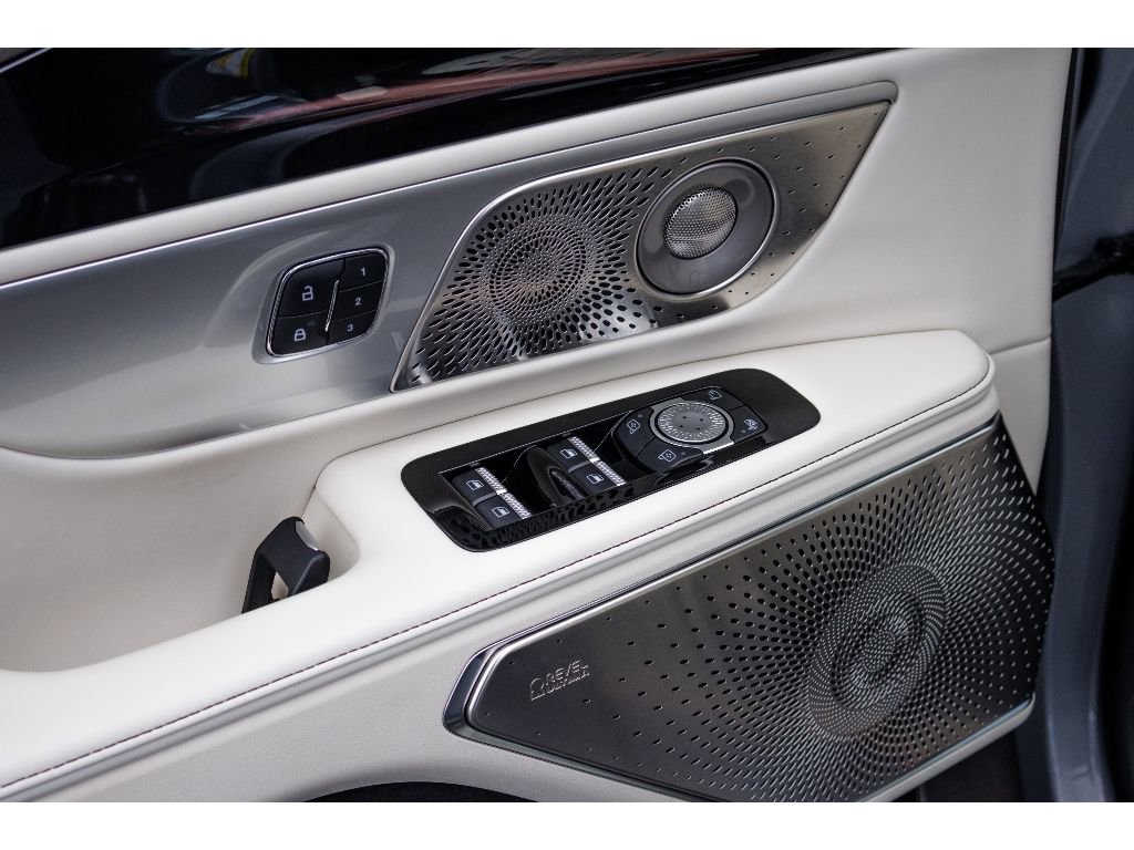 Used 2025 Lincoln Nautilus Black Label AWD/4WD image 20