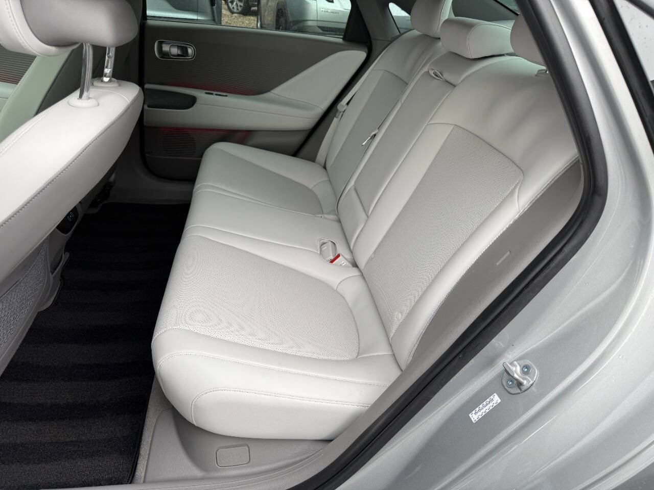 Used 2024 Hyundai Ioniq 6 SEL image 4