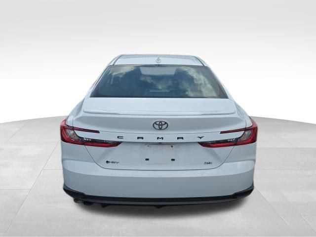 Used 2025 Toyota Camry SE image 5