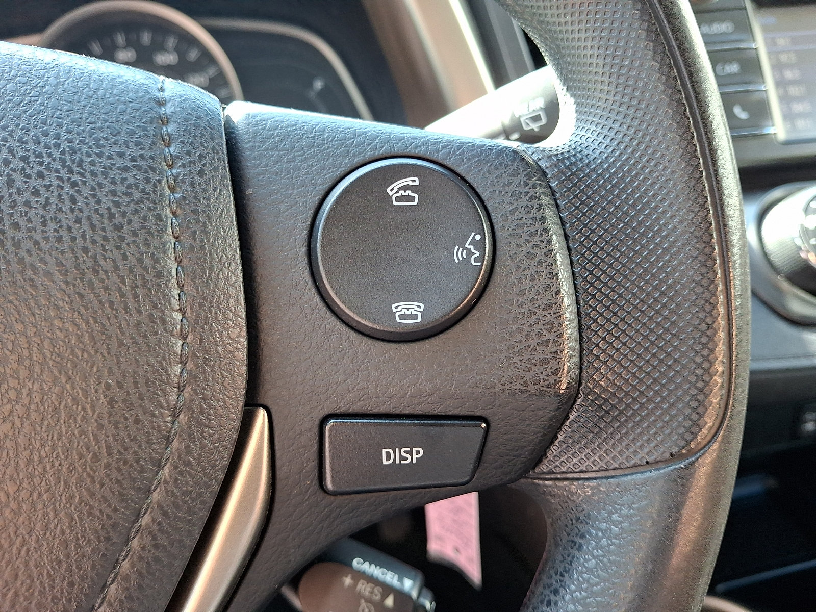 Used 2014 Toyota RAV4 LE FWD image 21
