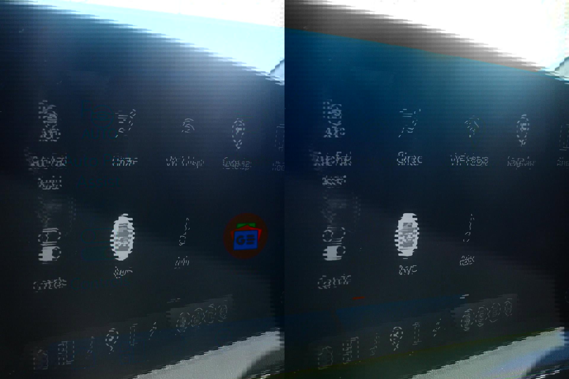 Used 2025 Cadillac Optiq Luxury 2 w/ LPO, Floor Liner Package image 10