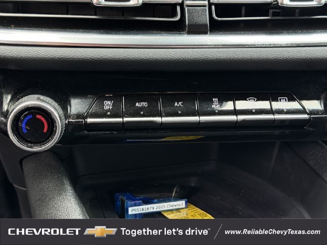 Used 2025 Chevrolet Equinox EV LT w/ Comfort Package FWD image 21
