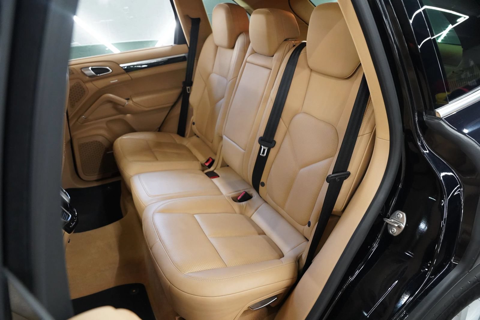 Used 2014 Porsche Cayenne AWD/4WD image 16
