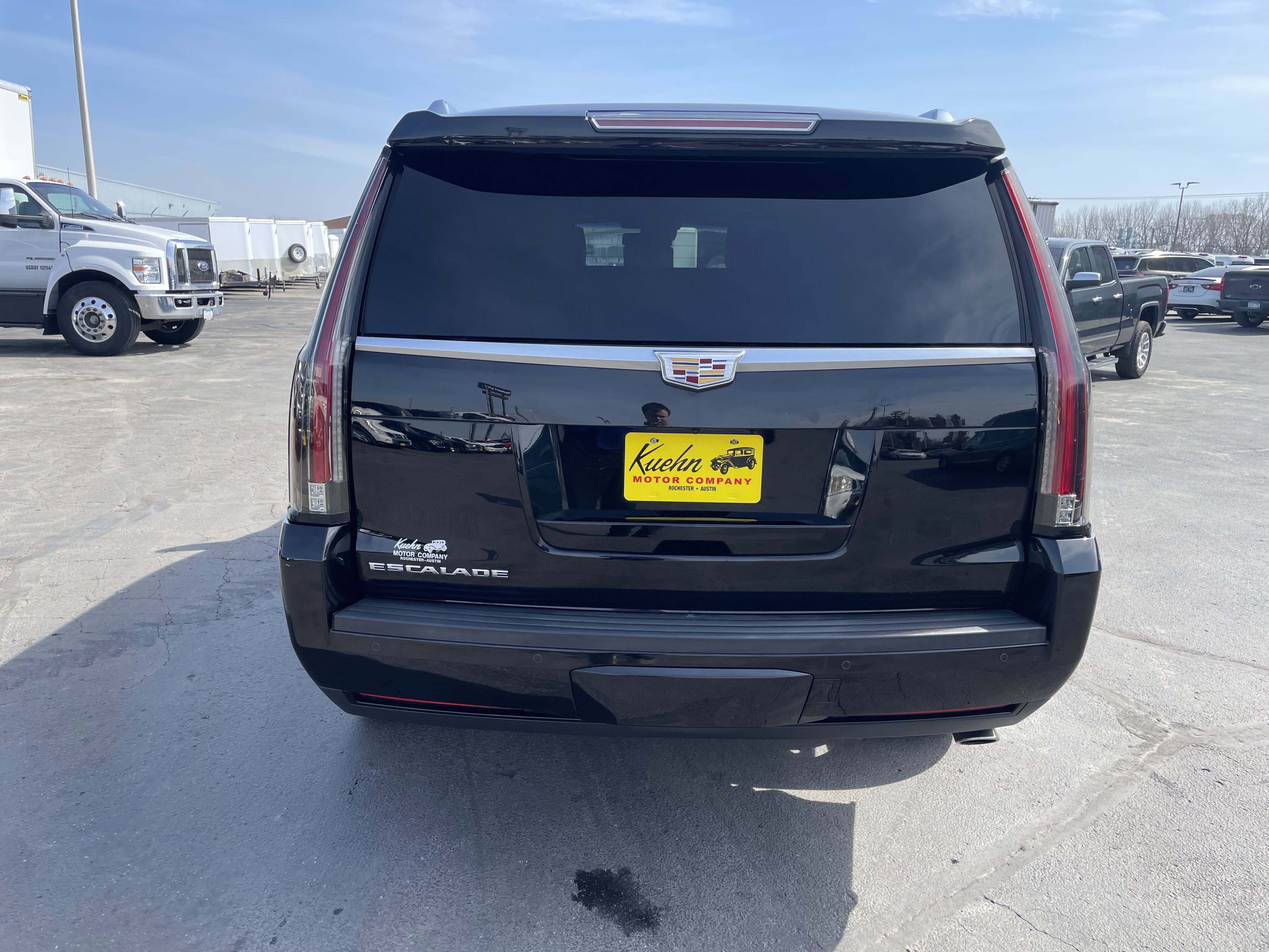 Used 2016 Cadillac Escalade Platinum image 7