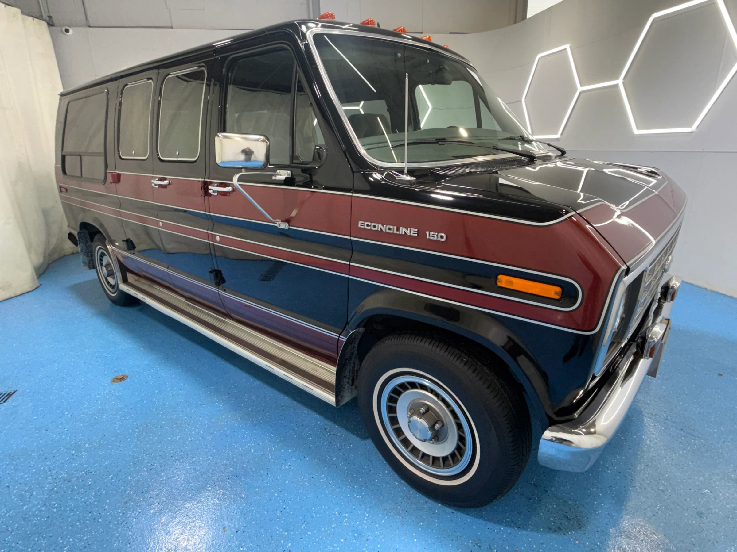 Used 1988 Ford E-150 and Econoline 150 RWD image 9
