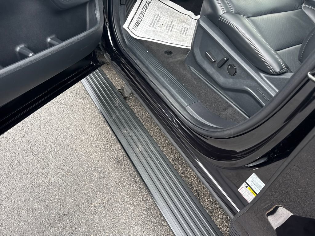 Used 2025 Ford Expedition Platinum w/ Stealth Appearance Package image 34