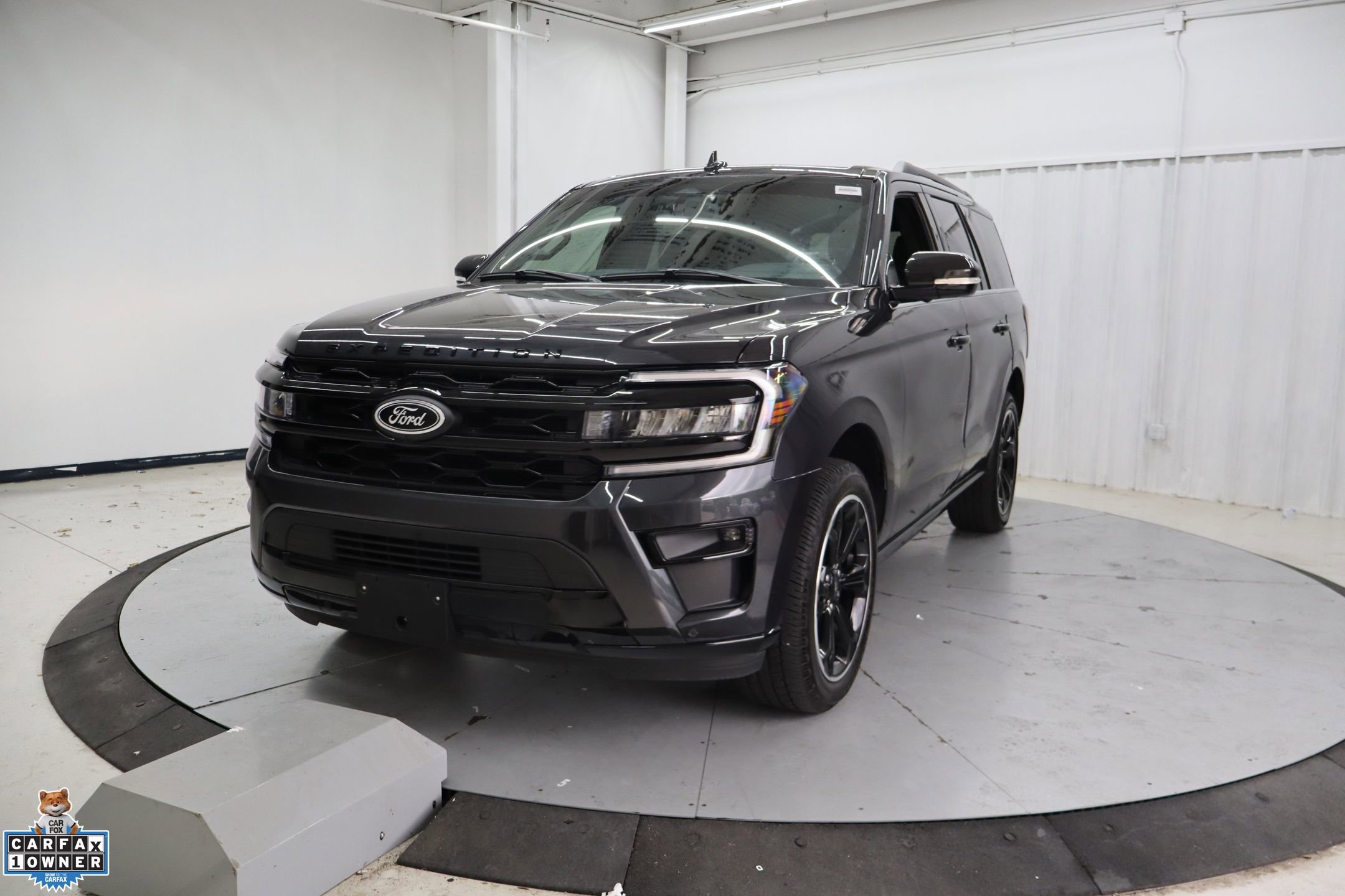 Used 2024 Ford Expedition Limited image 10