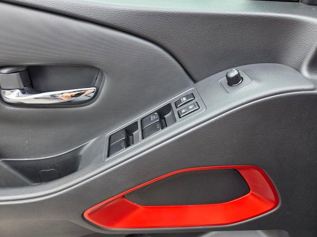 Used 2024 Nissan Frontier PRO-4X w/ Off-Road Protection Package image 21