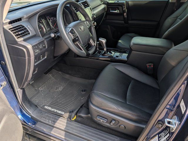 Used 2020 Toyota 4Runner TRD Off-Road Premium w/ Moonroof Package AWD/4WD image 9