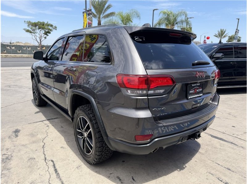 Used 2018 Jeep Grand Cherokee Trailhawk w/ Trailhawk Luxury Group AWD/4WD image 52