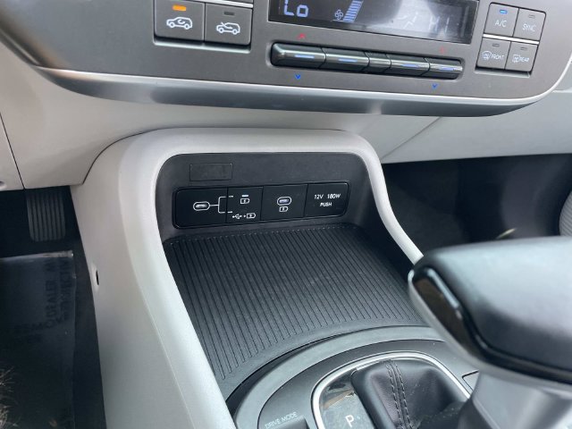 Used 2025 Hyundai Kona SEL AWD/4WD image 34