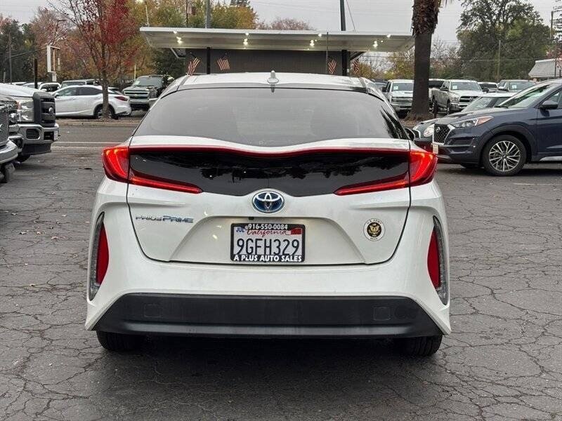 Used 2019 Toyota Prius Prime Premium w/ Carpet Mat Package FWD image 3