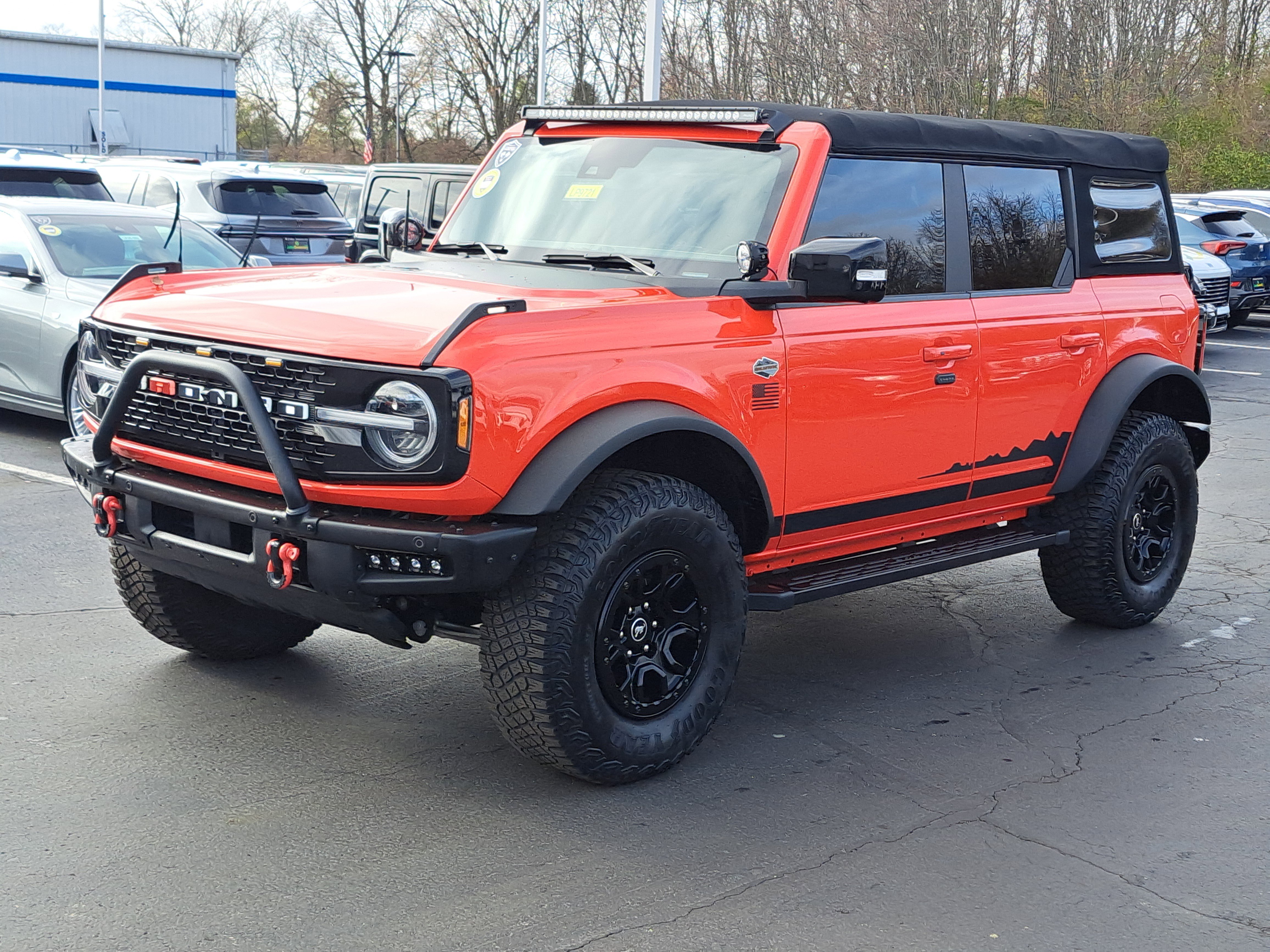 Used 2021 Ford Bronco Wildtrak image 2