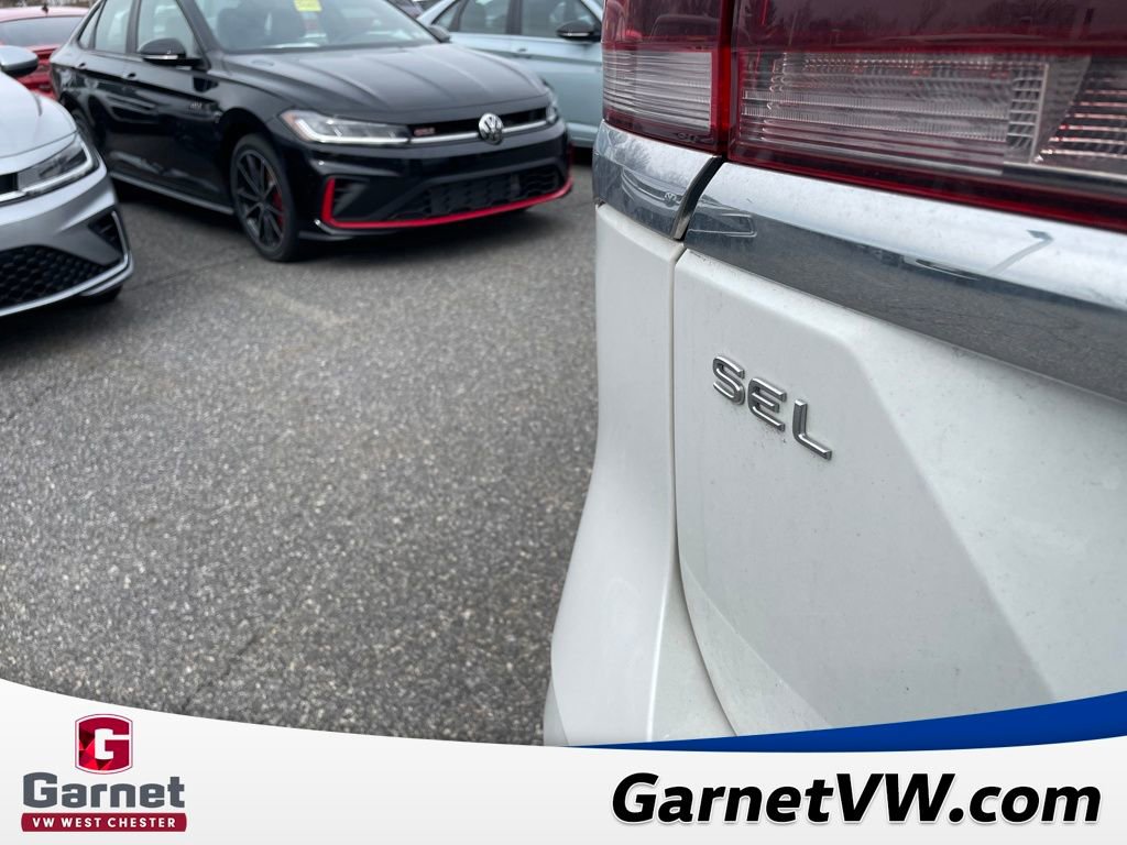 Used 2024 Volkswagen Atlas SEL Premium R-Line image 16