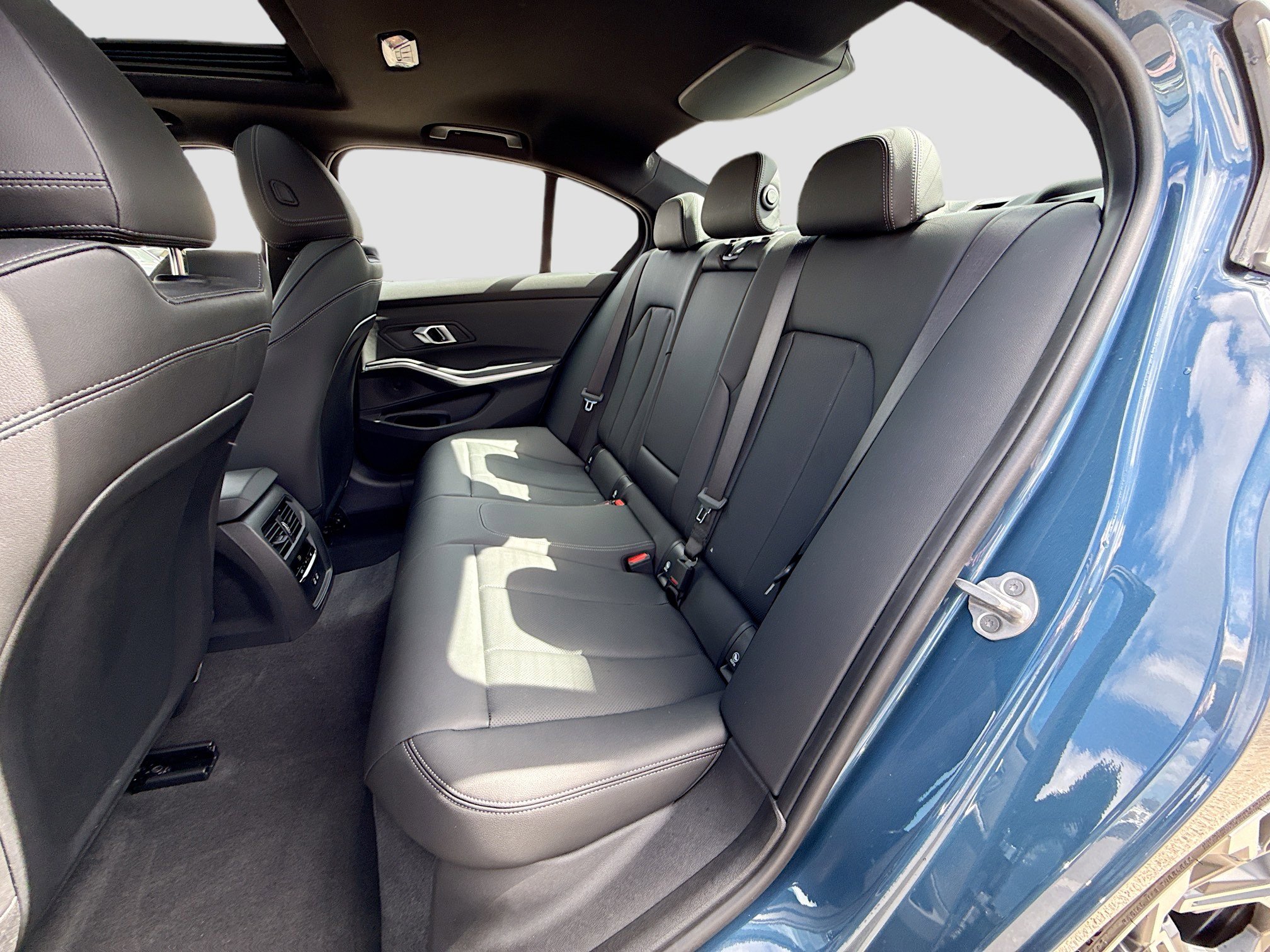 Used 2025 BMW 330i Sedan image 21