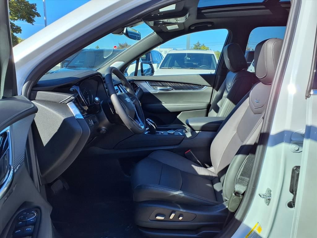 New 2025 Cadillac XT6 Premium Luxury w/ LPO, Floor Liner Package image 13