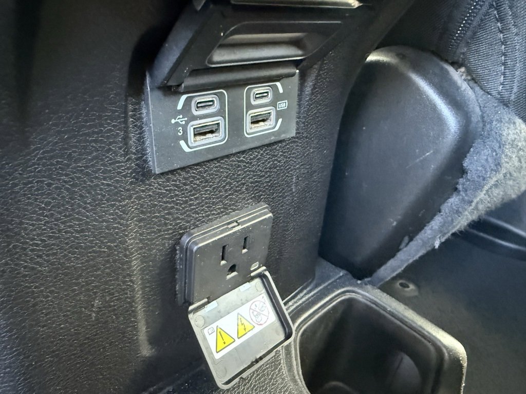 Used 2020 Jeep Wrangler Unlimited Sahara image 33