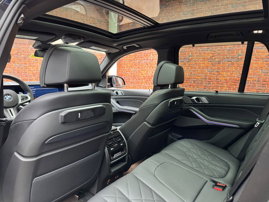 Certified 2025 BMW X5 M60i w/ Executive Package image 26