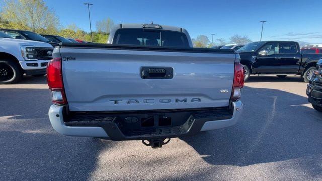Used 2019 Toyota Tacoma TRD Sport AWD/4WD image 3