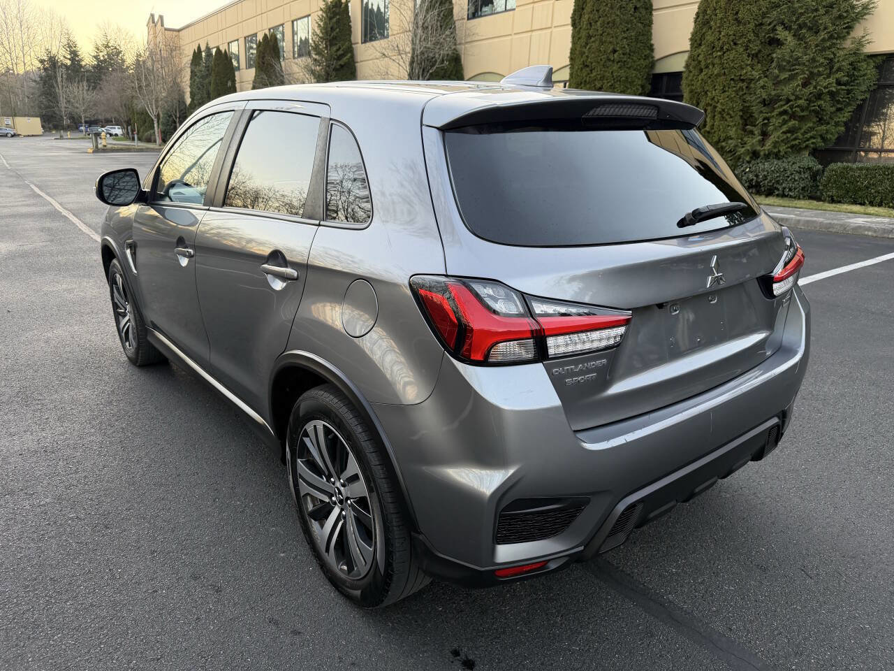 Used 2020 Mitsubishi Outlander Sport Black Edition image 8