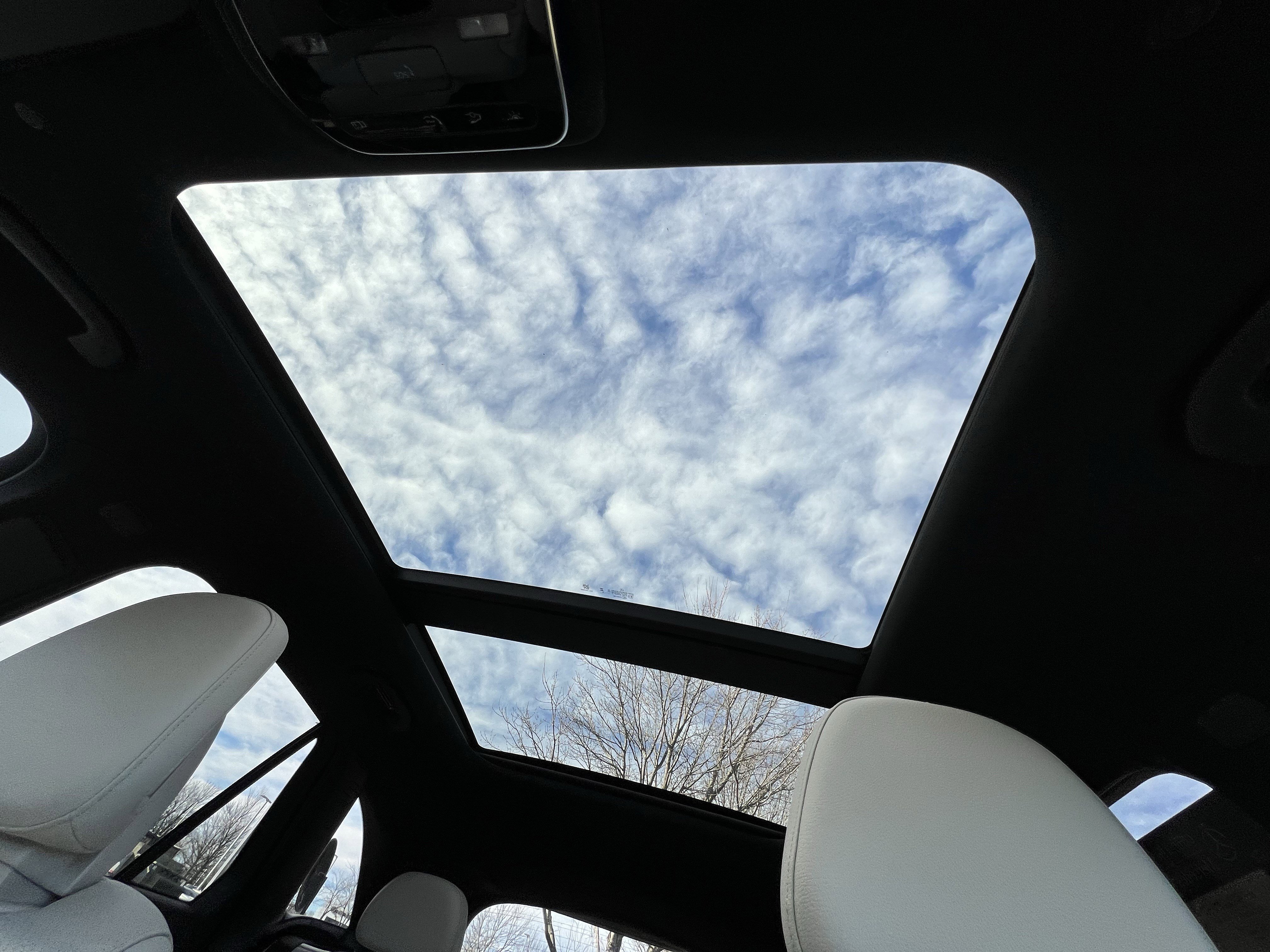 Used 2024 Mercedes-Benz GLC 300 4MATIC image 28