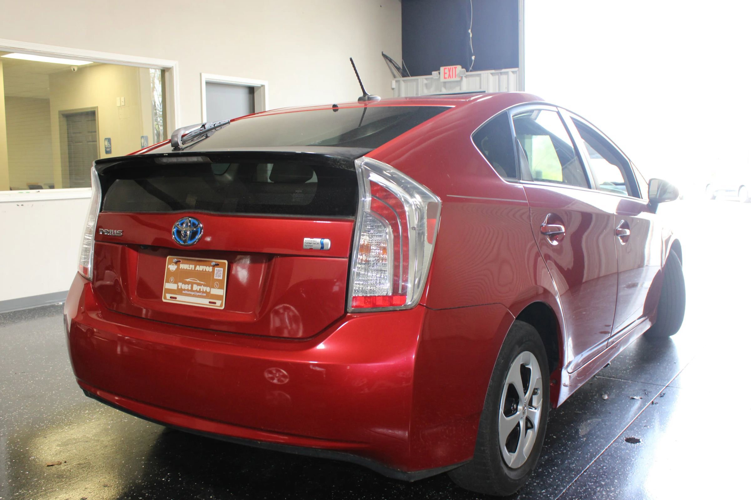 Used 2013 Toyota Prius Three image 2