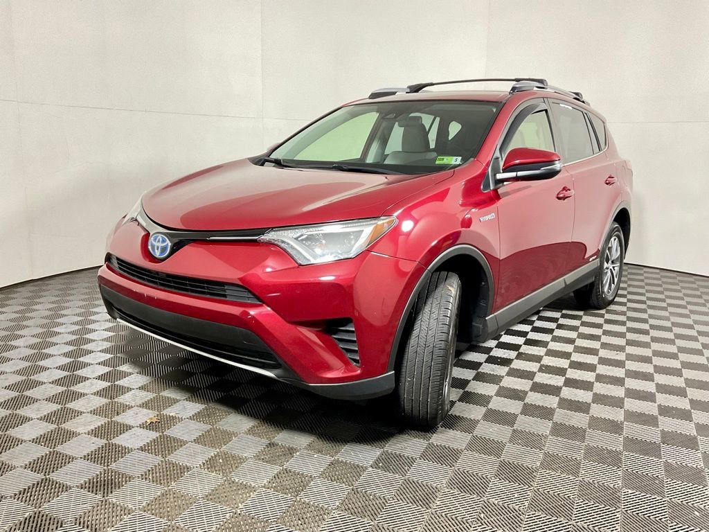 Used 2018 Toyota RAV4 LE AWD/4WD image 10