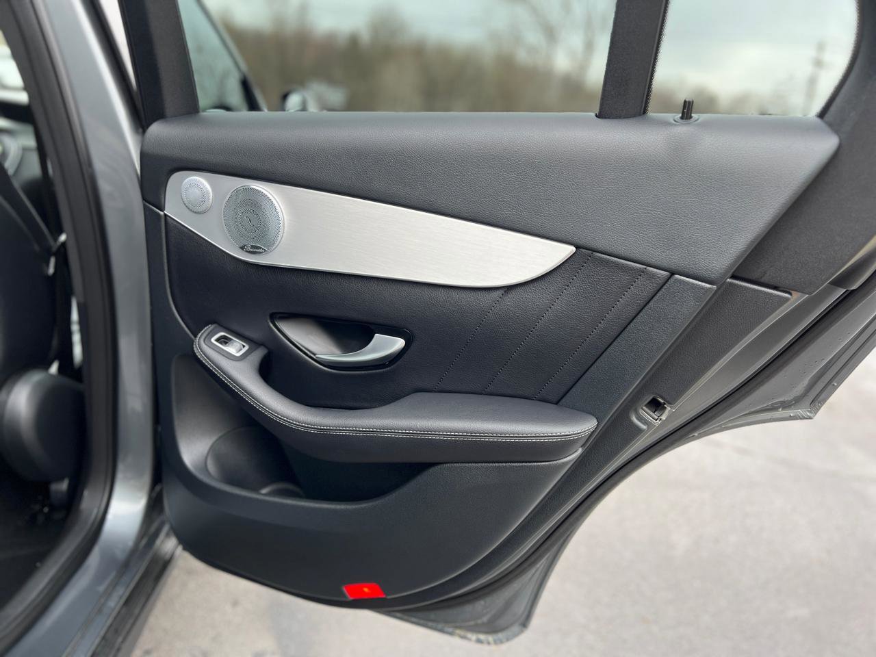 Used 2019 Mercedes-Benz GLC 300 4MATIC image 34