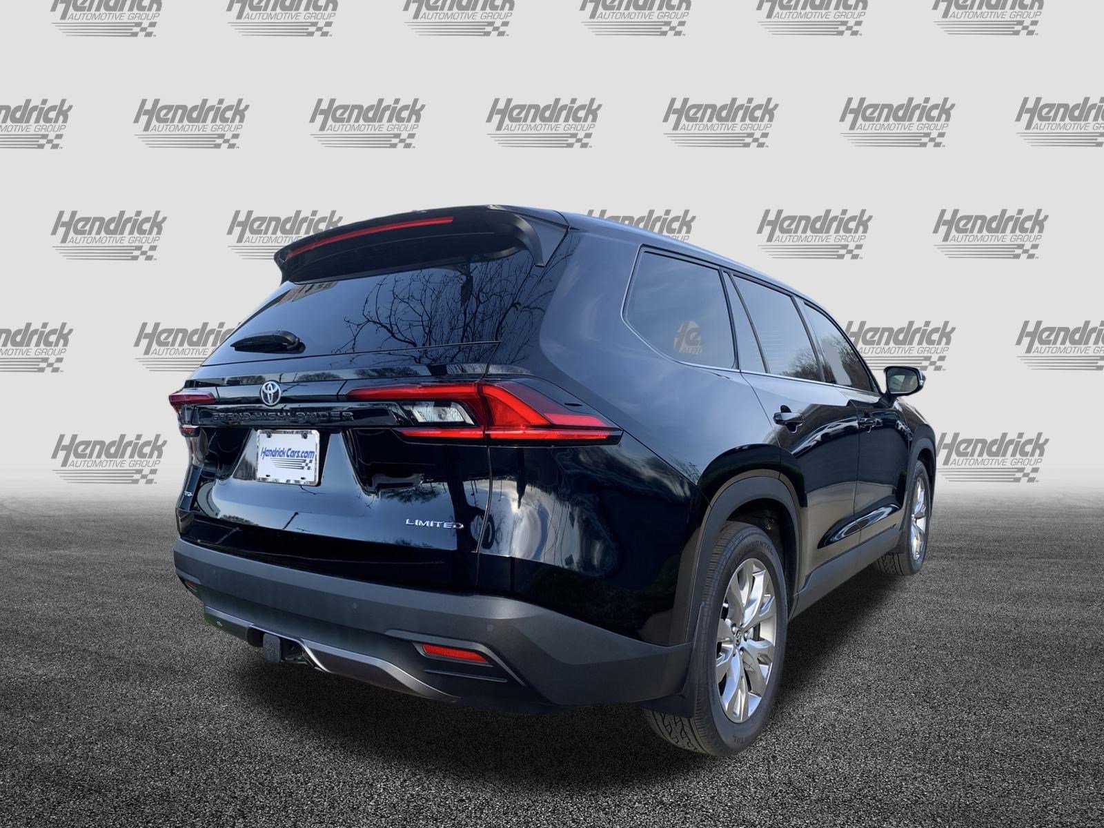 Used 2025 Toyota Grand Highlander AWD image 10