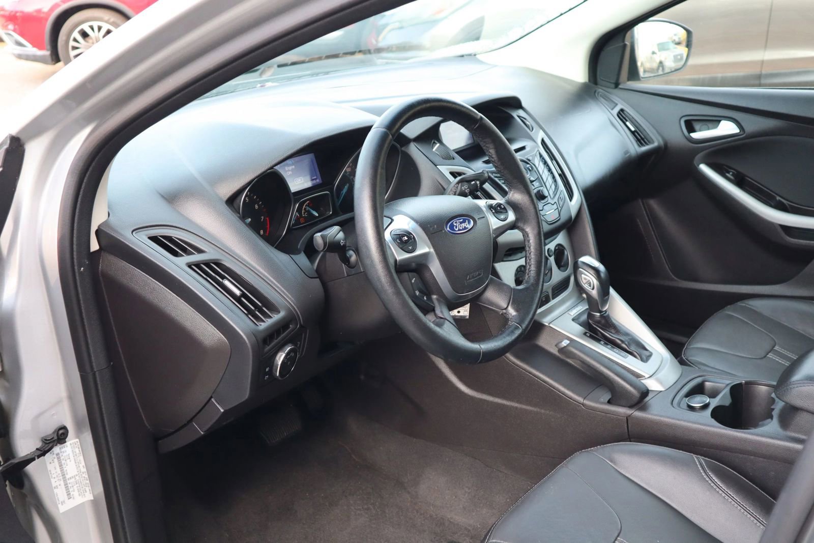 Used 2014 Ford Focus SE w/ Equipment Group 201A image 8