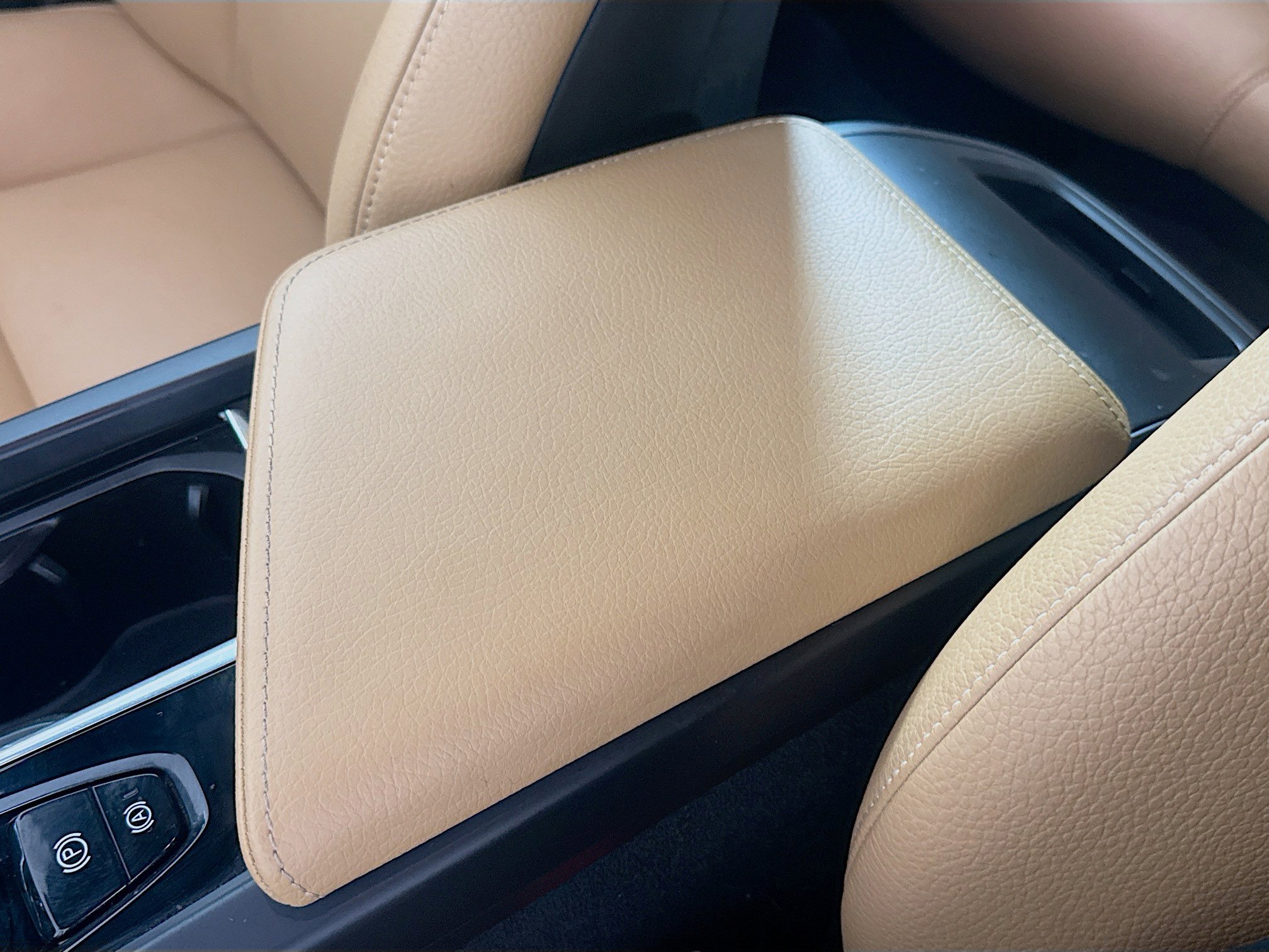 Used 2020 Volvo XC60 T6 Momentum image 18