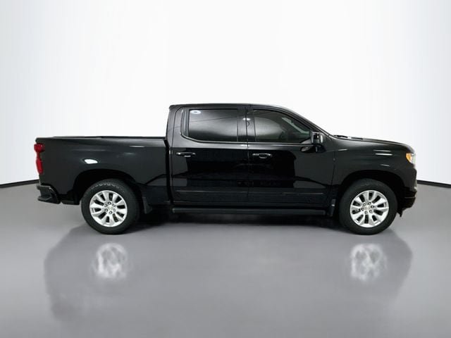 Used 2023 Chevrolet Silverado 1500 High Country AWD/4WD image 9