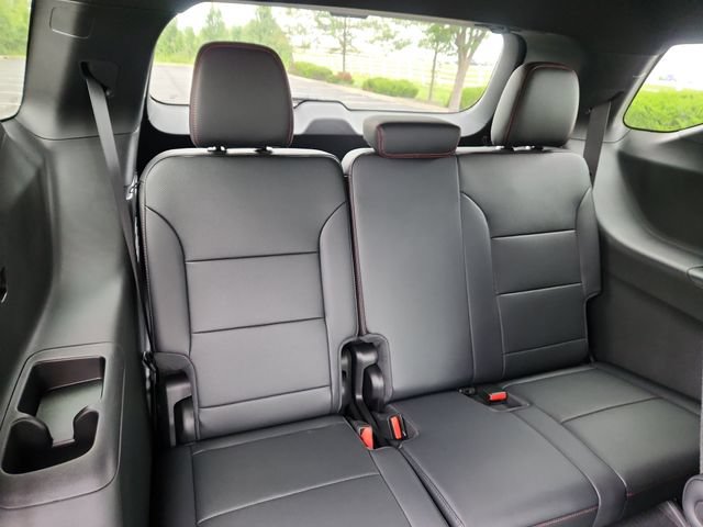 New 2026 Chevrolet Traverse Z71 w/ Driver Confidence Package AWD/4WD image 18