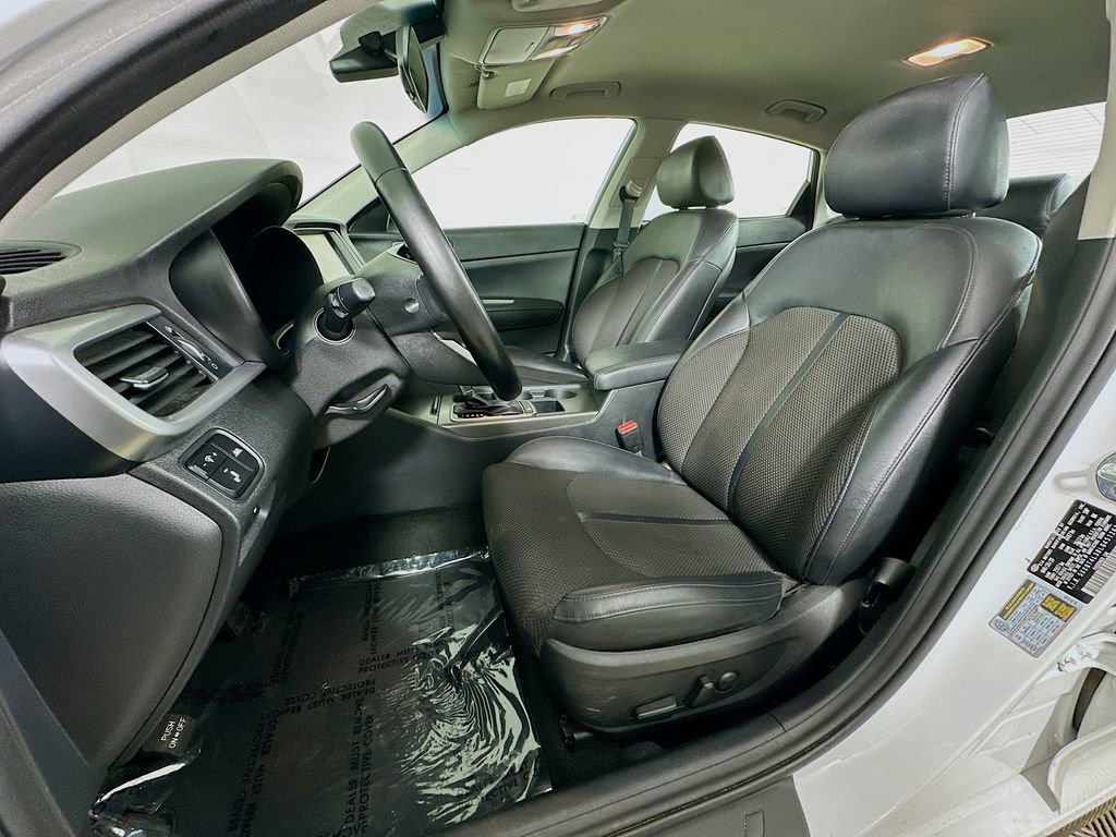 Used 2020 Kia Optima S image 23