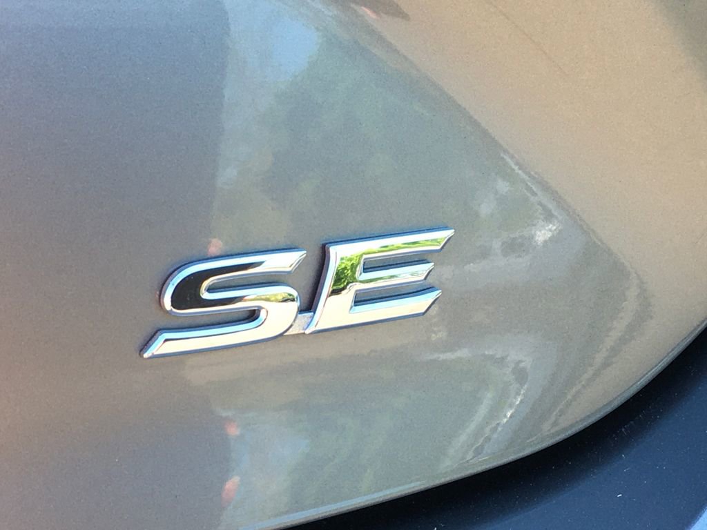 Used 2025 Toyota Camry SE AWD/4WD image 7