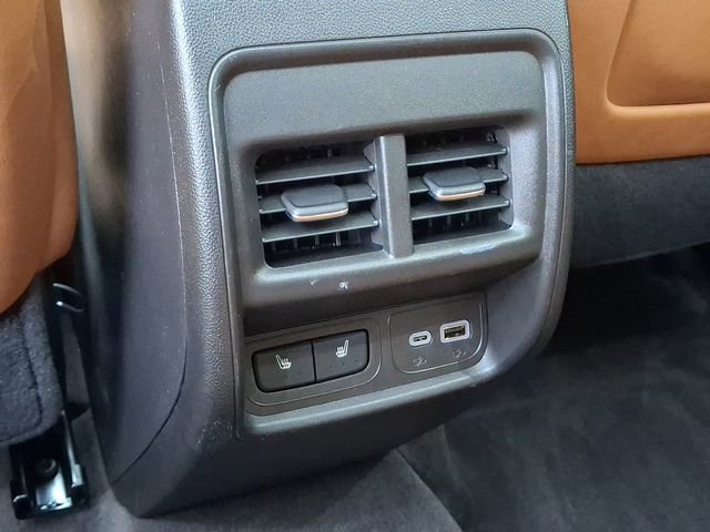 Used 2025 Cadillac XT4 Sport image 10