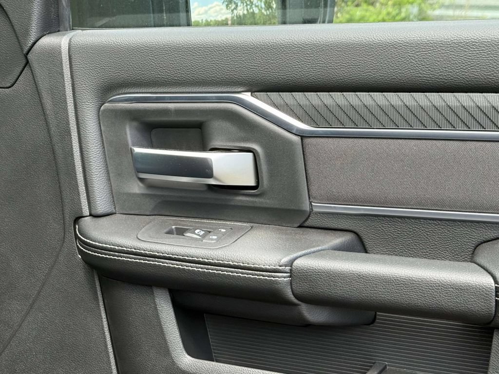 New 2026 RAM 2500 Big Horn AWD/4WD image 8