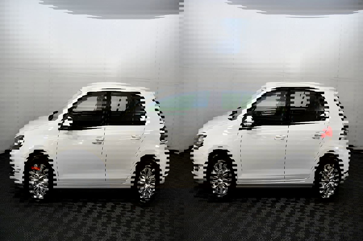 Used 2014 Volkswagen Golf 4-Door image 12