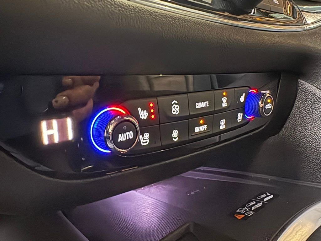 Used 2024 Buick Enclave Premium image 35