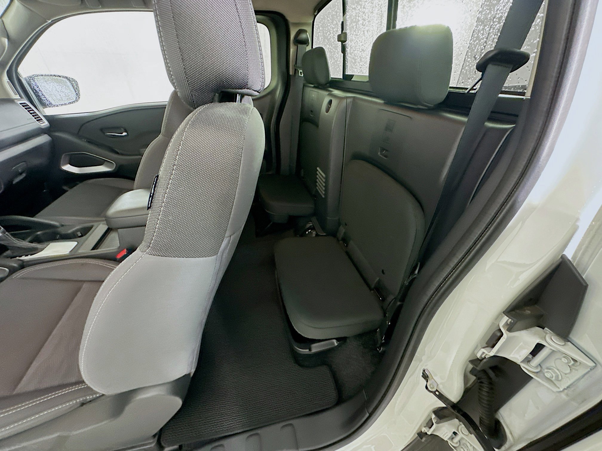 Used 2024 Nissan Frontier SV w/ SV Convenience Package RWD image 25