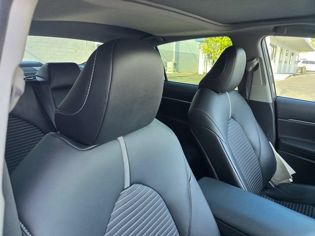 Used 2019 Toyota Camry SE w/ Carpet Mat Package FWD image 18