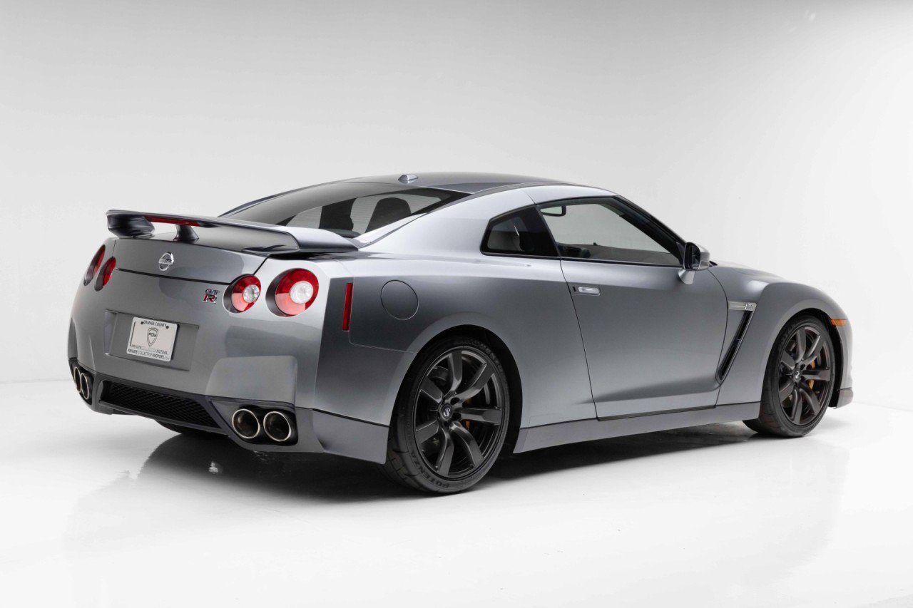 Used 2010 Nissan GT-R Premium AWD/4WD image 11