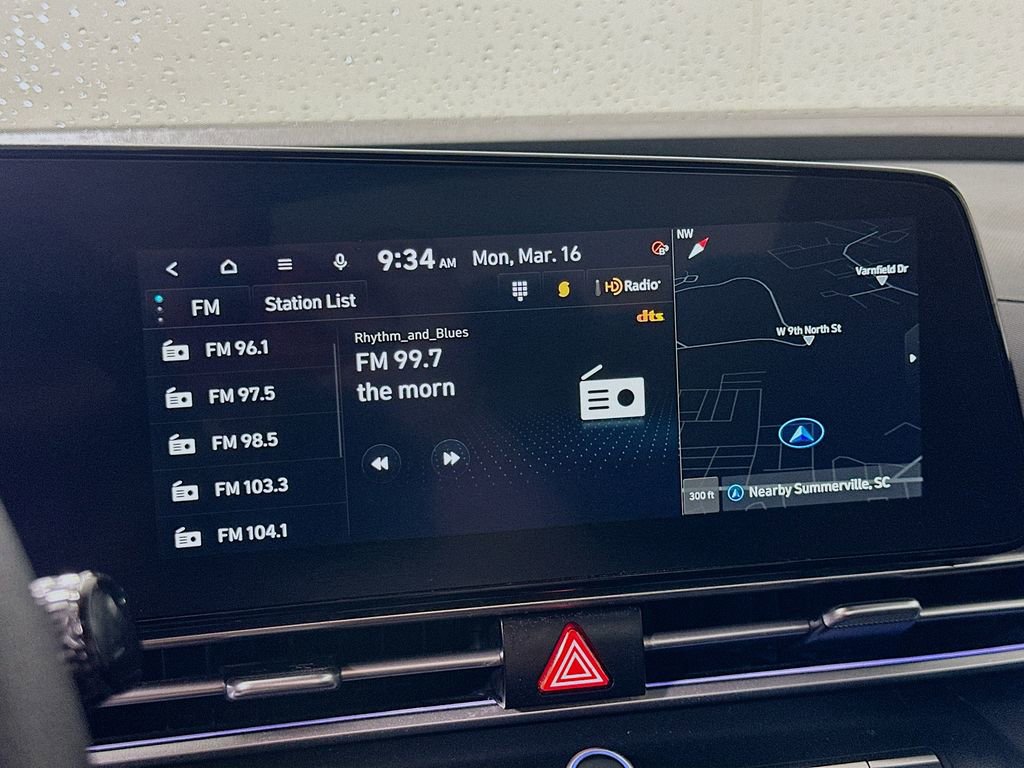 Used 2024 Hyundai Elantra SEL image 28