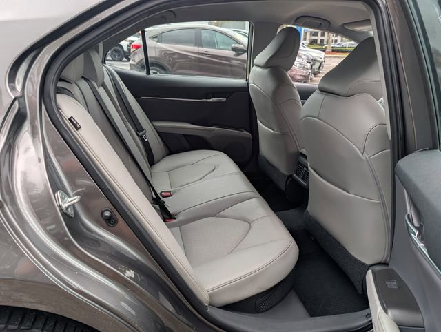 Used 2021 Toyota Camry XLE image 18