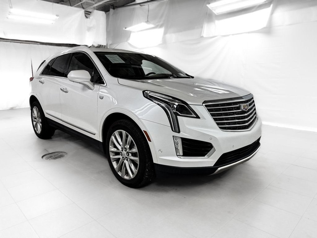 Used 2017 Cadillac XT5 Platinum w/ Driver Assist Package AWD/4WD image 6