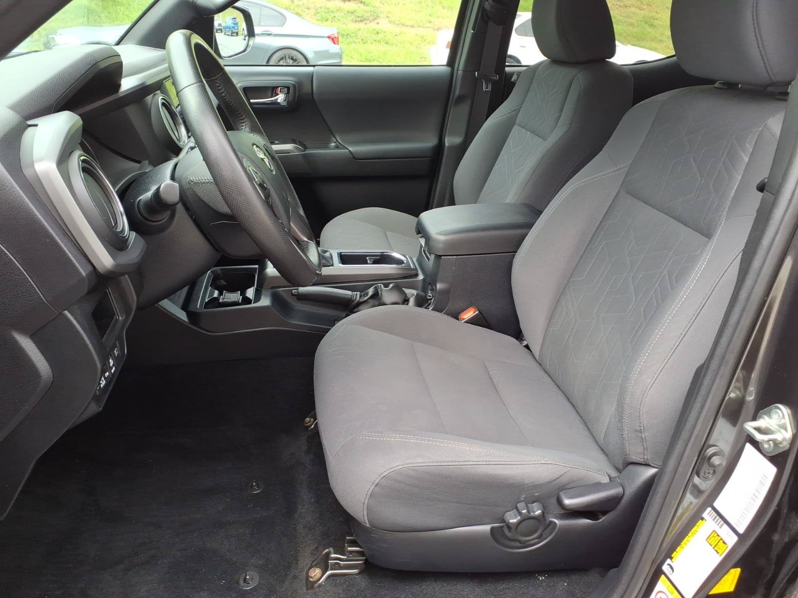 Used 2019 Toyota Tacoma TRD Sport AWD/4WD image 14
