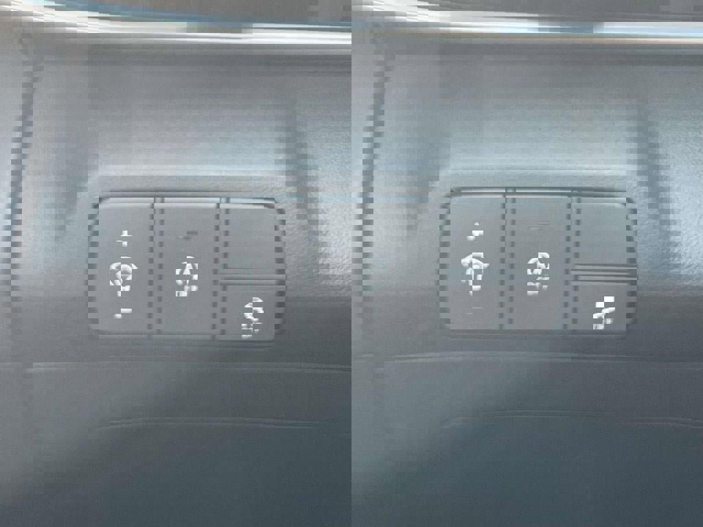 New 2026 Hyundai Elantra SE image 33