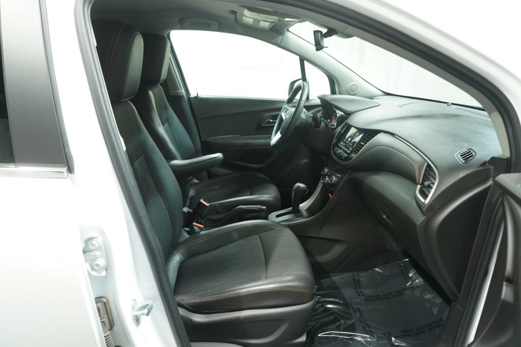 Used 2018 Chevrolet Trax LT w/ Driver Confidence Package FWD image 11