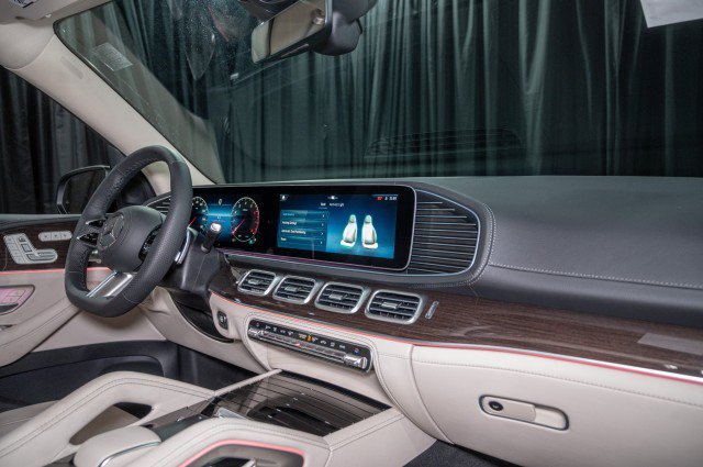 New 2026 Mercedes-Benz GLS 450 4MATIC image 16